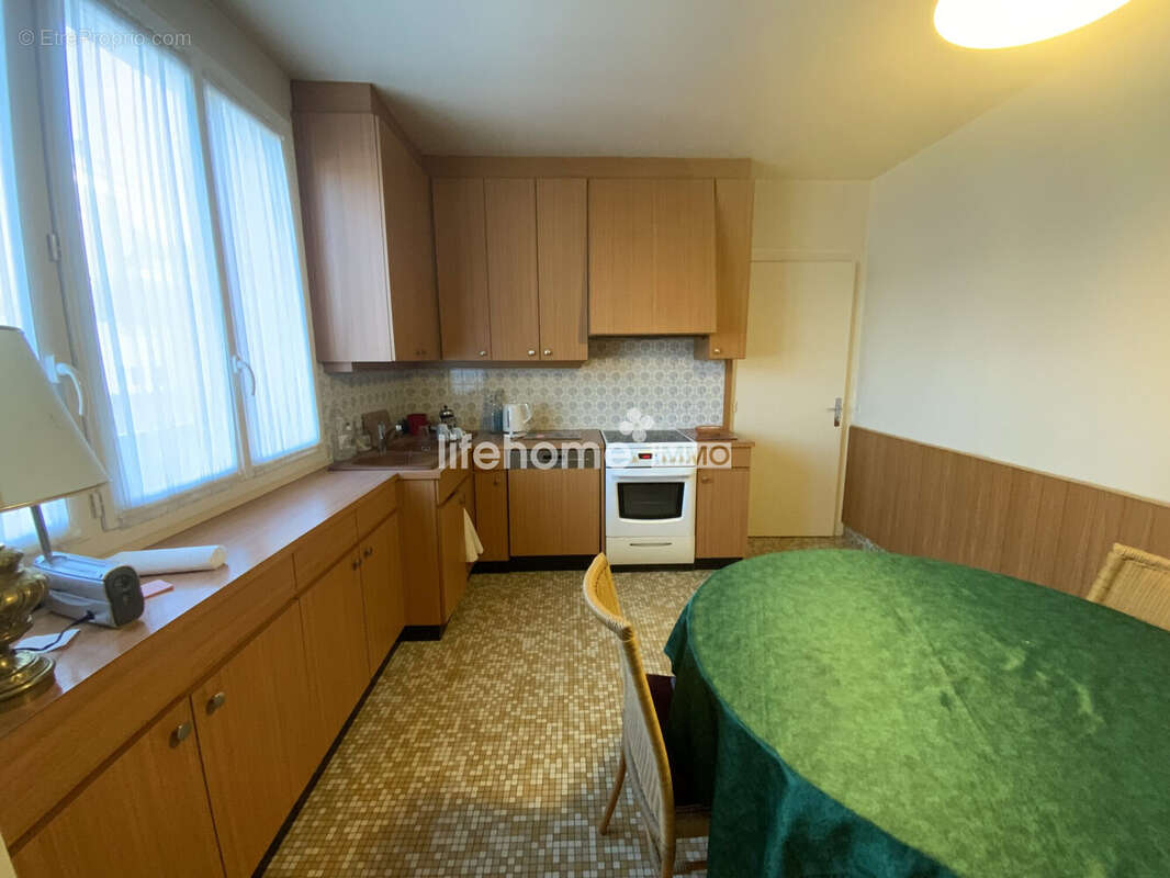 Maison 183 m² à Chateauroux  - photo 3