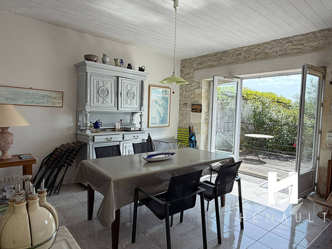 Appartement à LA FLOTTE