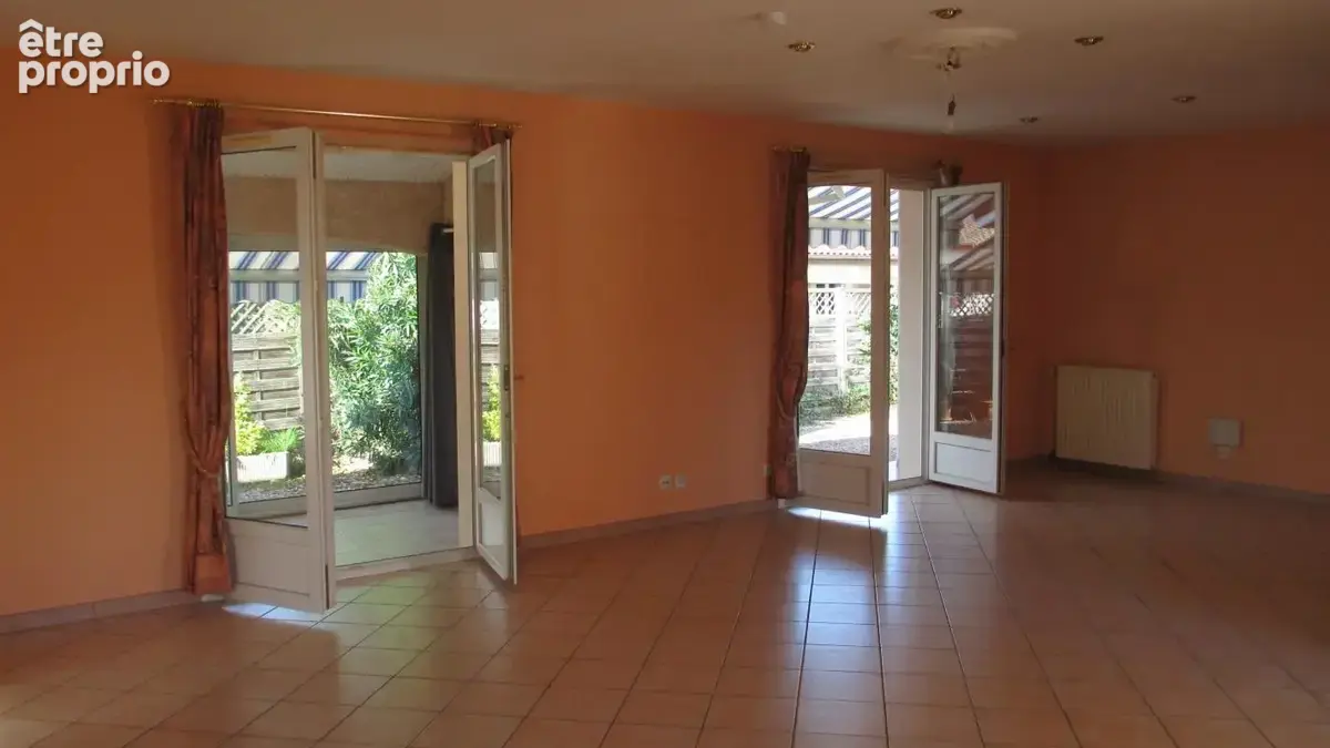 Quint-Fonsegrives: Villa plain-pied T4/5 salon/séjour, 117m² hab, véranda    et garage, sur terrain  arboré - photo 5