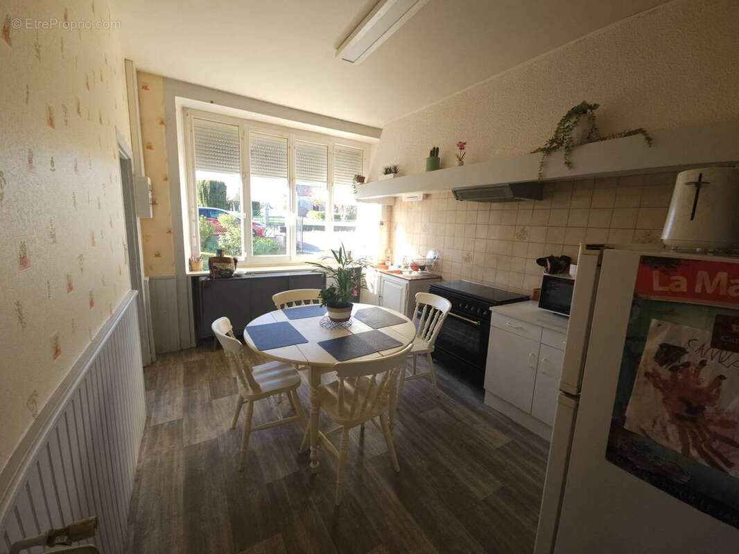 Maison à NEUVIC-ENTIER