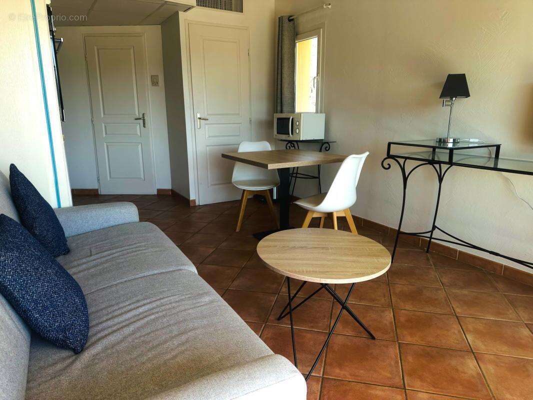 Appartement à vendre 1 pièces GREOUX LES BAINS (04) - photo 3