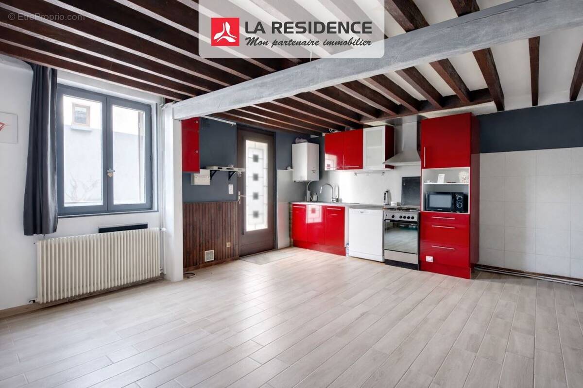 Maison à SAINT-ETIENNE-DU-ROUVRAY