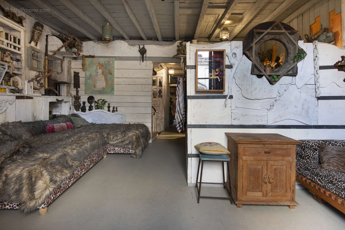 Immeuble en plein cœur de Brantome en Périgord, 8 pièces, 4 chambres et une terrasse à l’étage d’environ 50 m2 - photo 6