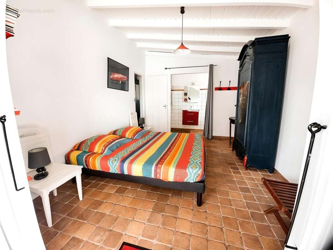Villa d'exception de plain-pied 6 pièces, avec piscine, vue montagne – Le Gosier LE GOSIER (971) - photo 16