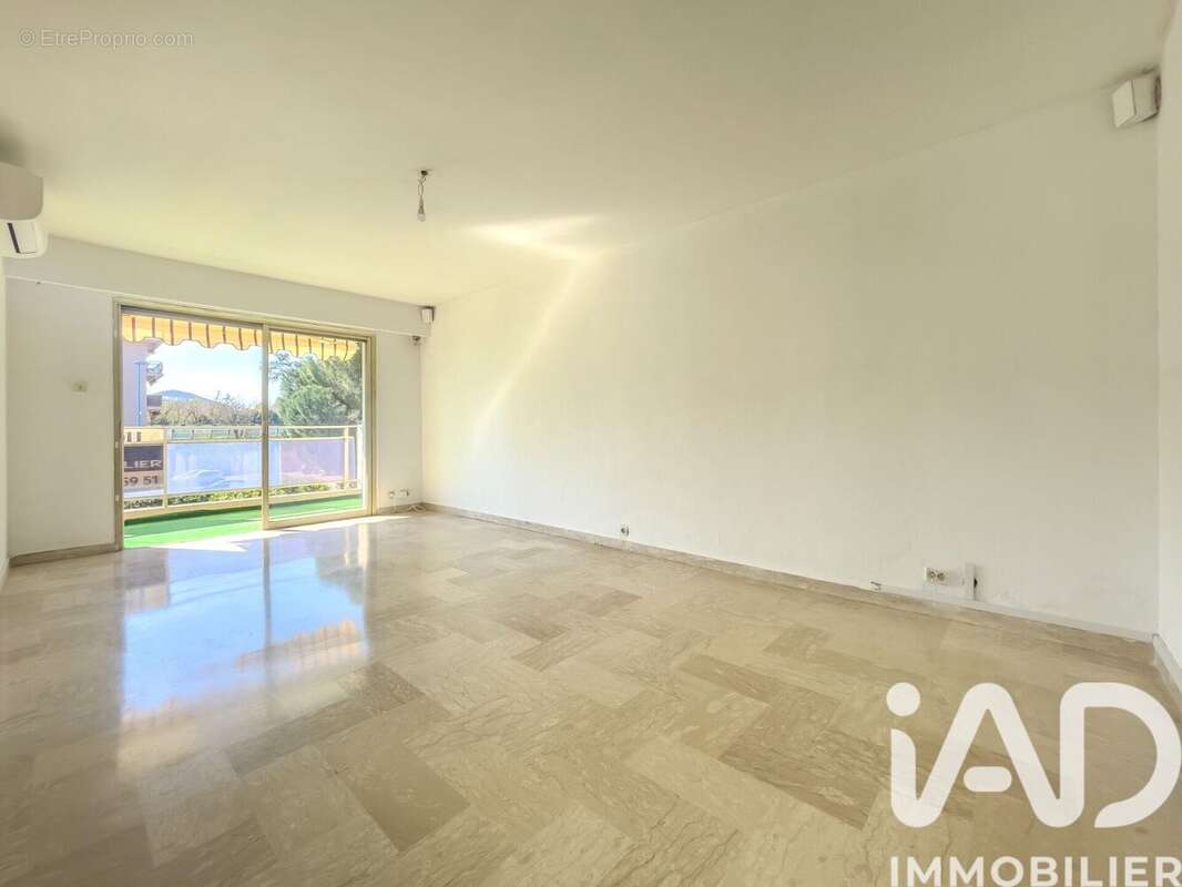 Photo 2 - Appartement à MANDELIEU-LA-NAPOULE