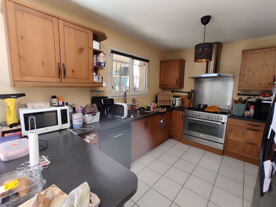 Maison à PETIT-PALAIS-ET-CORNEMPS