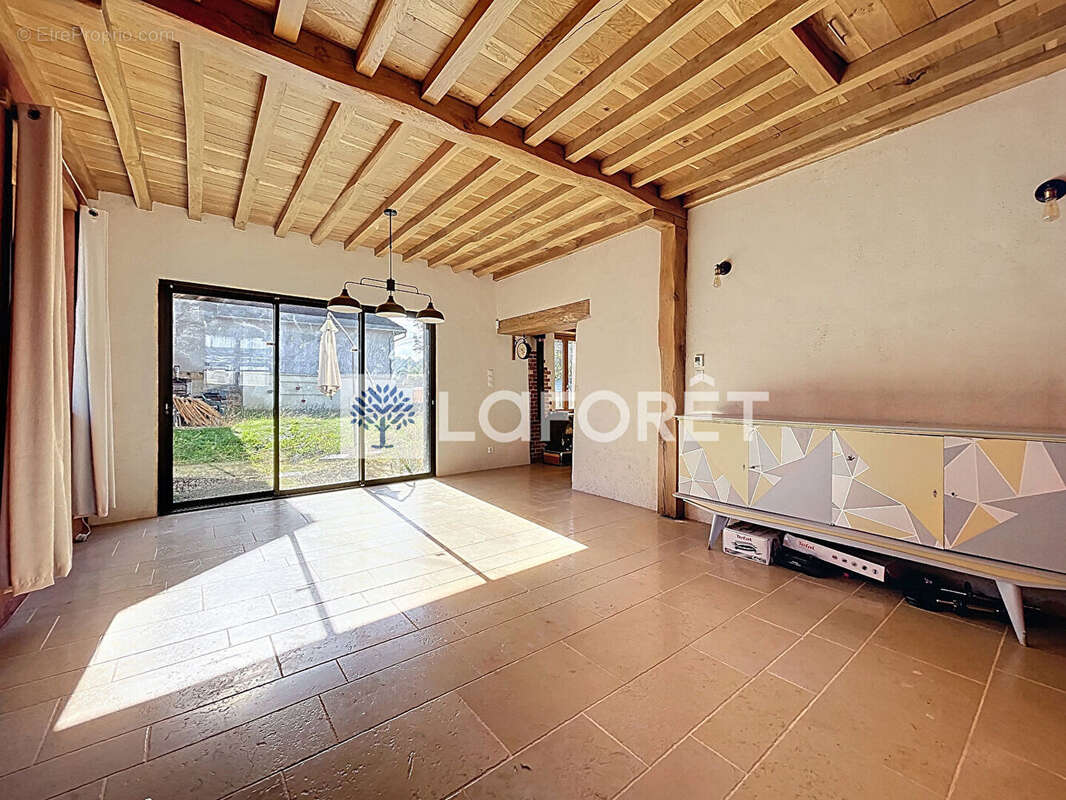 Maison à SAINT-CLAIR-DE-LA-TOUR