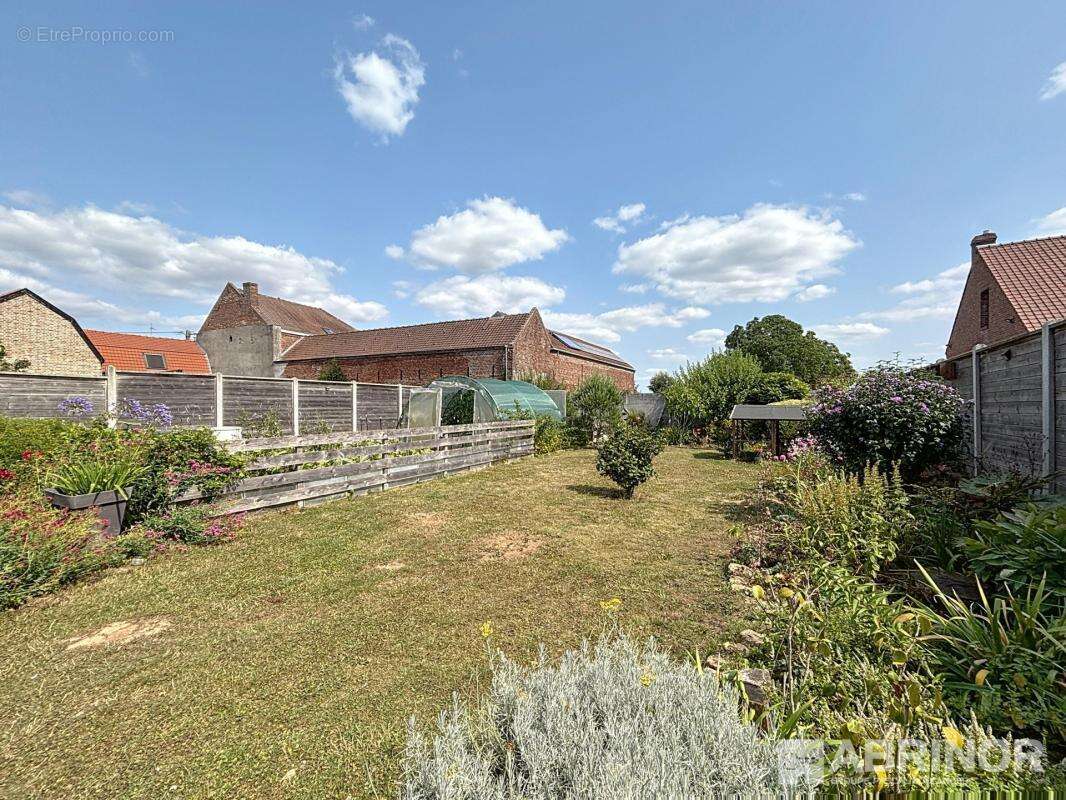 Maison à GONDECOURT