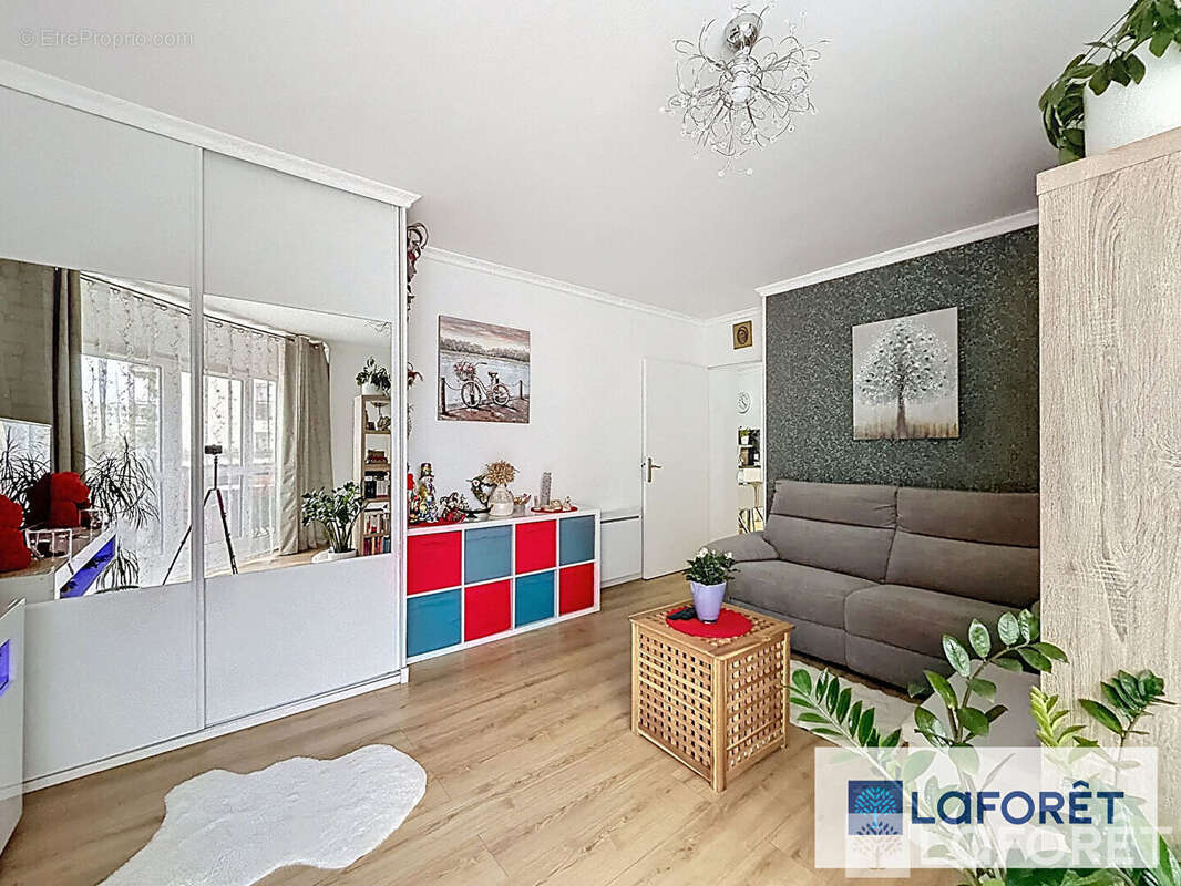 Appartement à LE PLESSIS-TREVISE