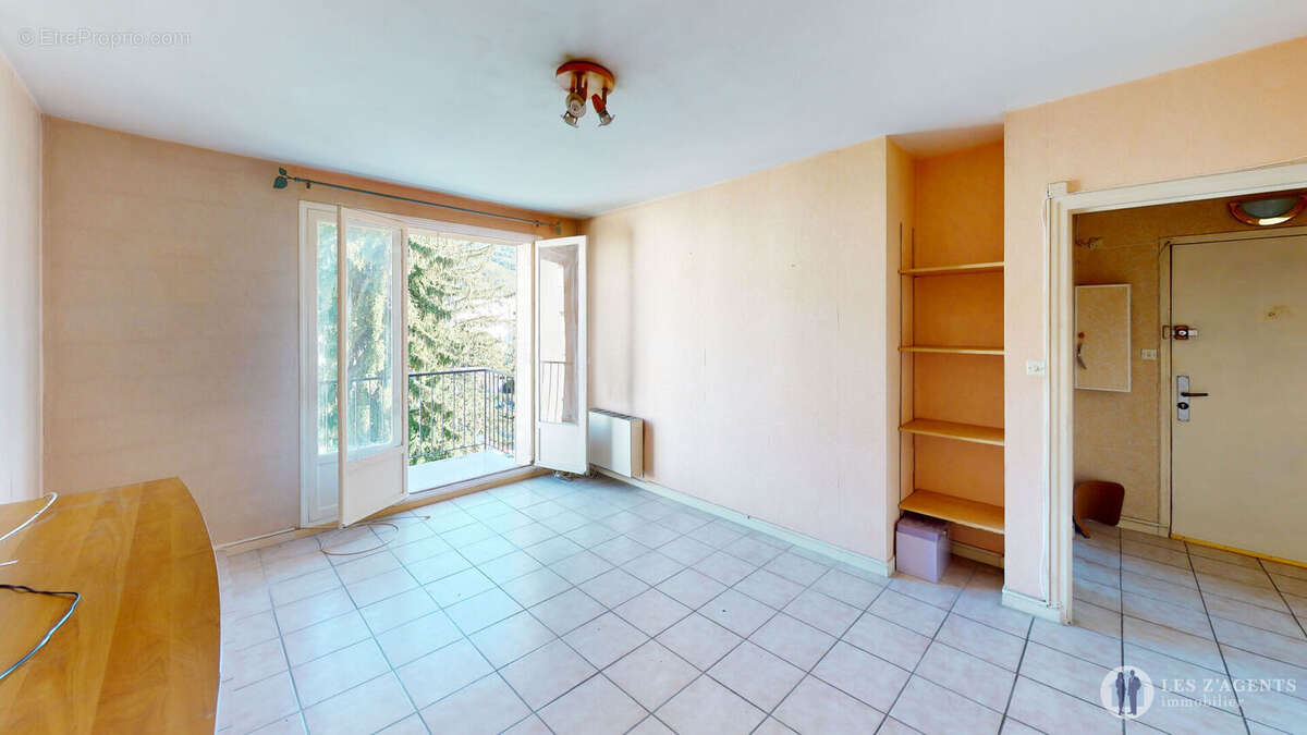 Appartement à SAINT-MARTIN-D'HERES