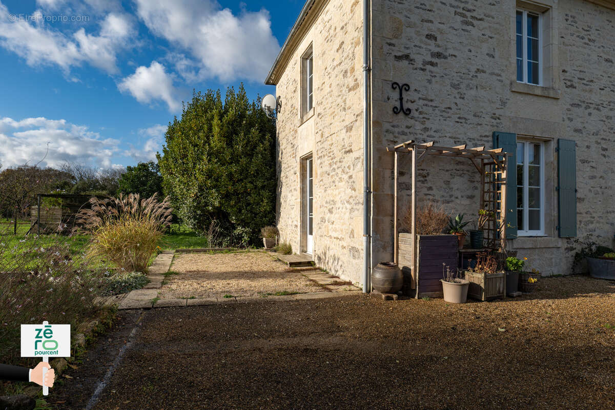 Maison à MARSAIS-SAINTE-RADEGONDE