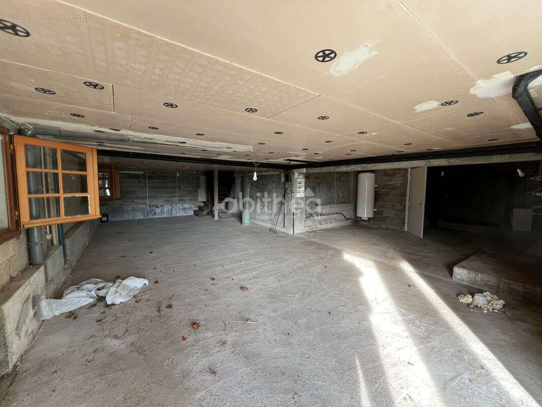 Maison à ORADOUR-SUR-VAYRES