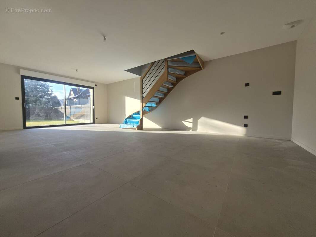 Appartement à BASSENS