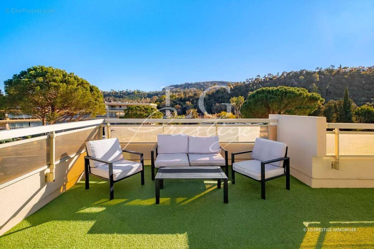 Appartement à MANDELIEU-LA-NAPOULE