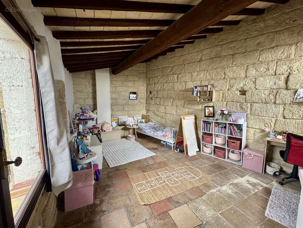 Maison à GALLARGUES-LE-MONTUEUX