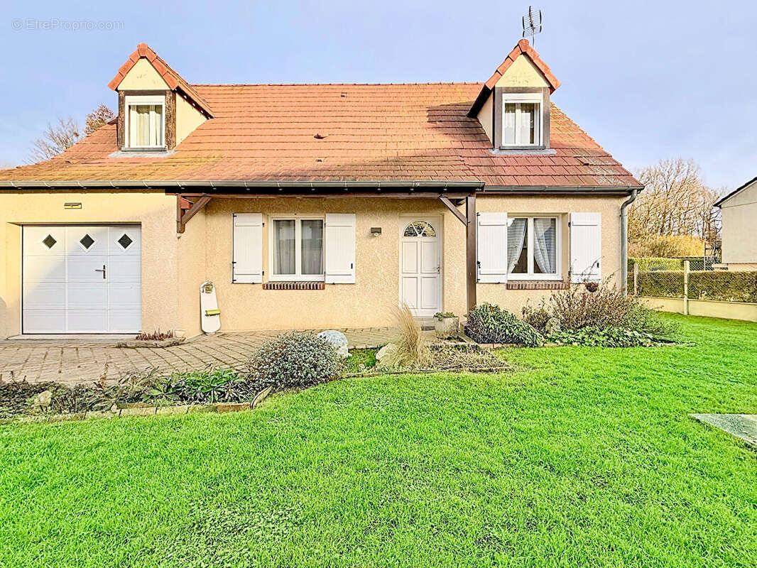 Maison à VER-LES-CHARTRES