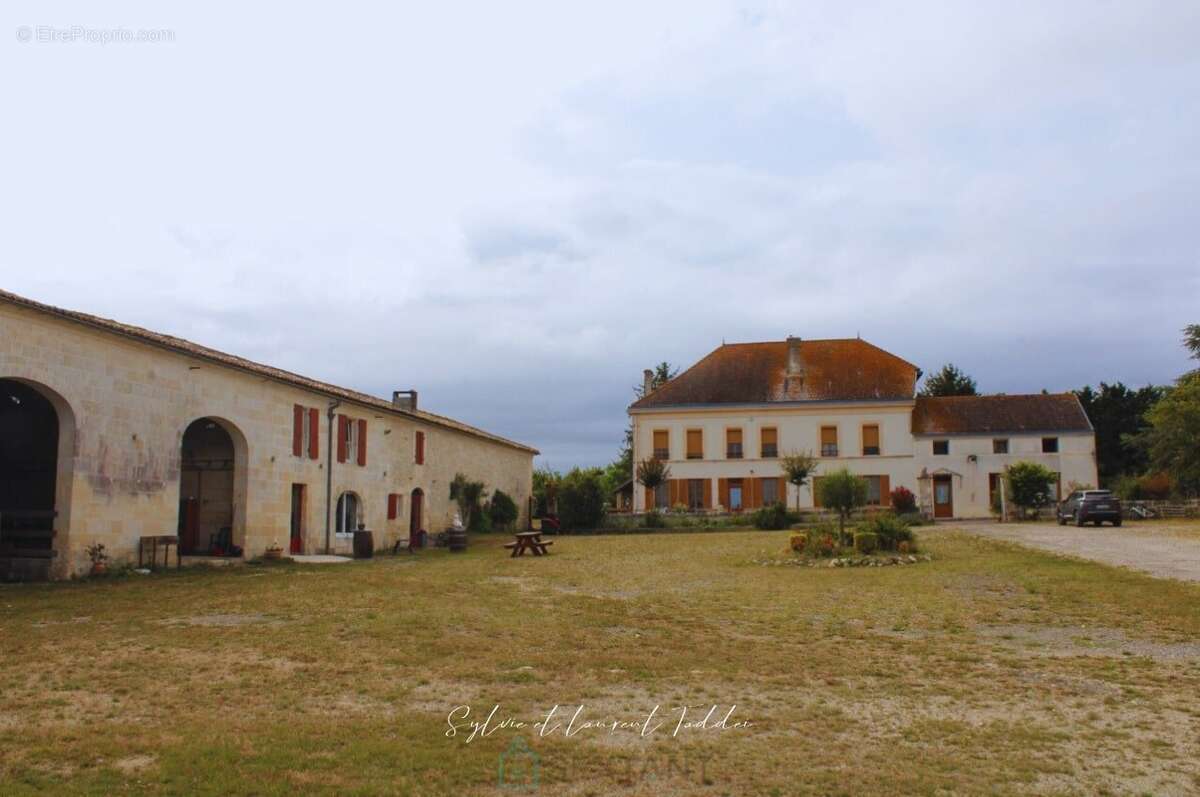 Propriete agricole, ancien domaine de chasse de 117 ha proche de jonzac - photo 4