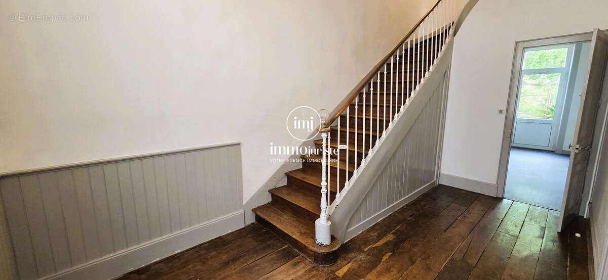 Maison 199 m² à Limoges  - photo 2