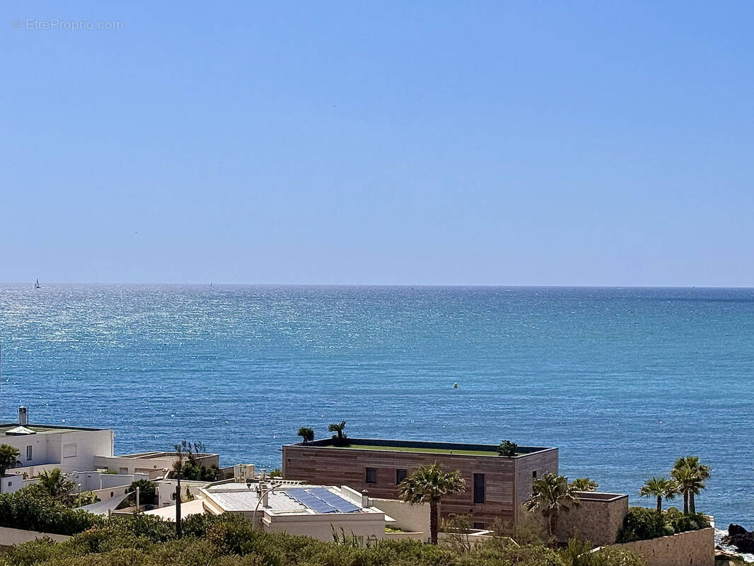 Appartement à SIX-FOURS-LES-PLAGES