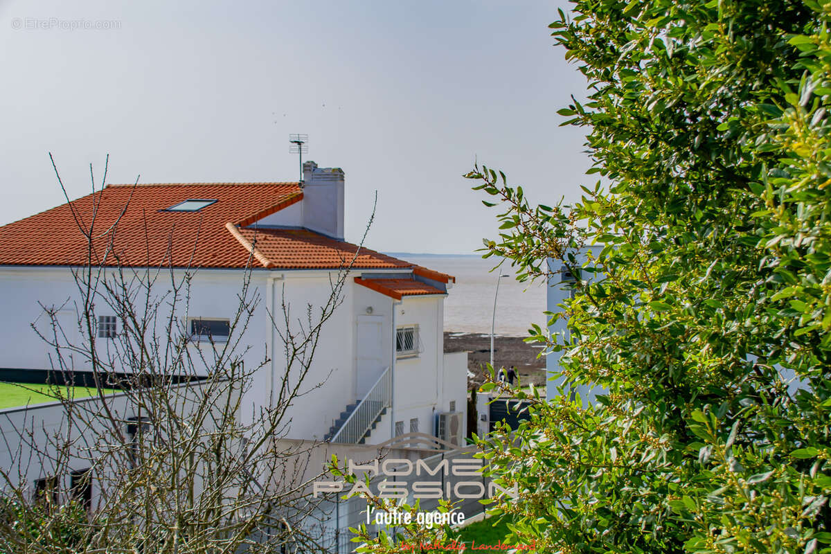 Maison à VAUX-SUR-MER