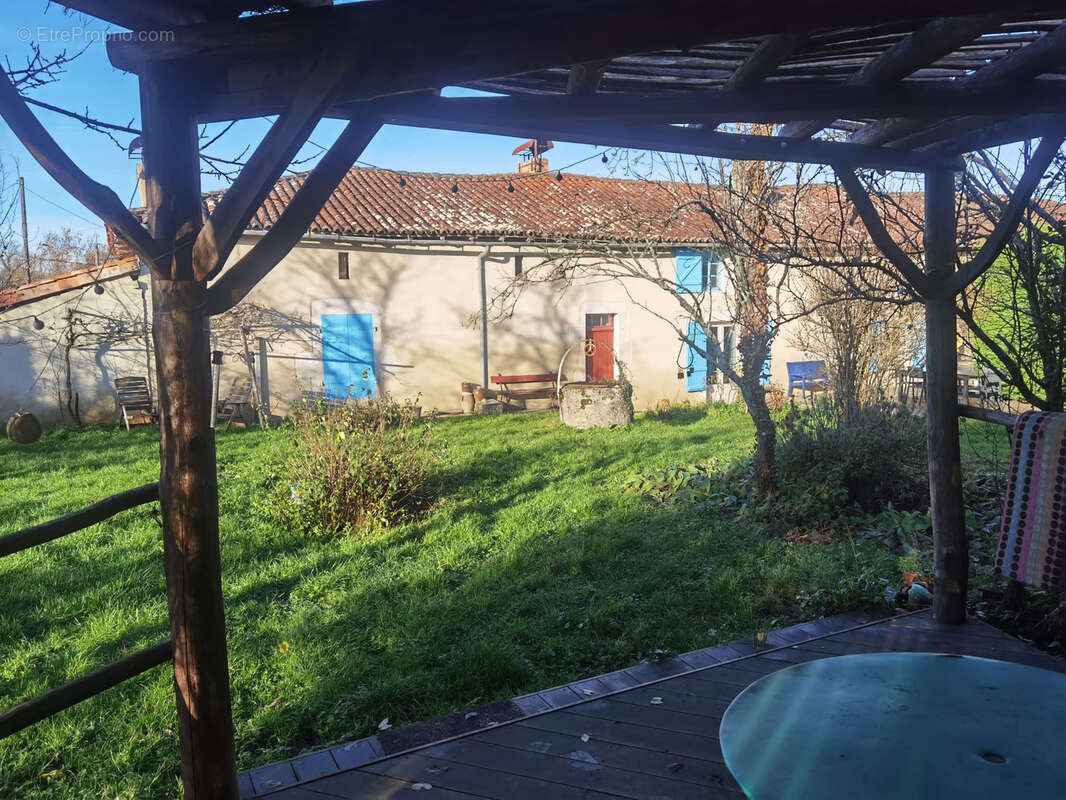 Fermette charentaise avec grange - dependances et jardin - photo 12