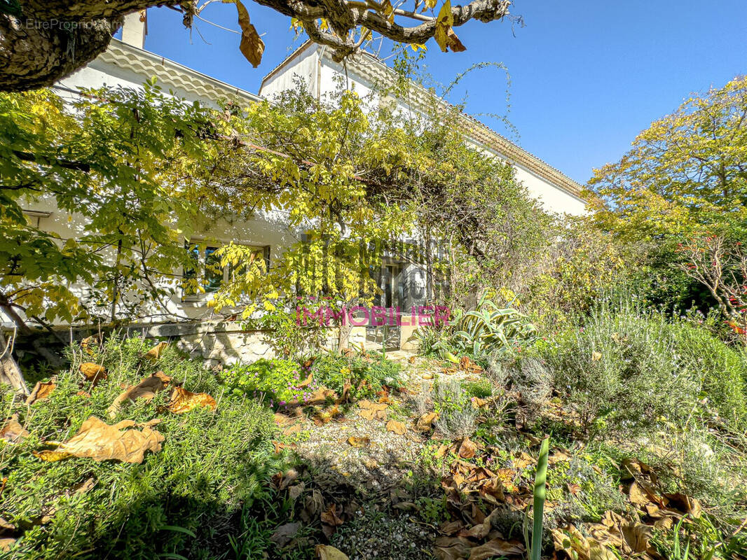 Maison à PERNES-LES-FONTAINES