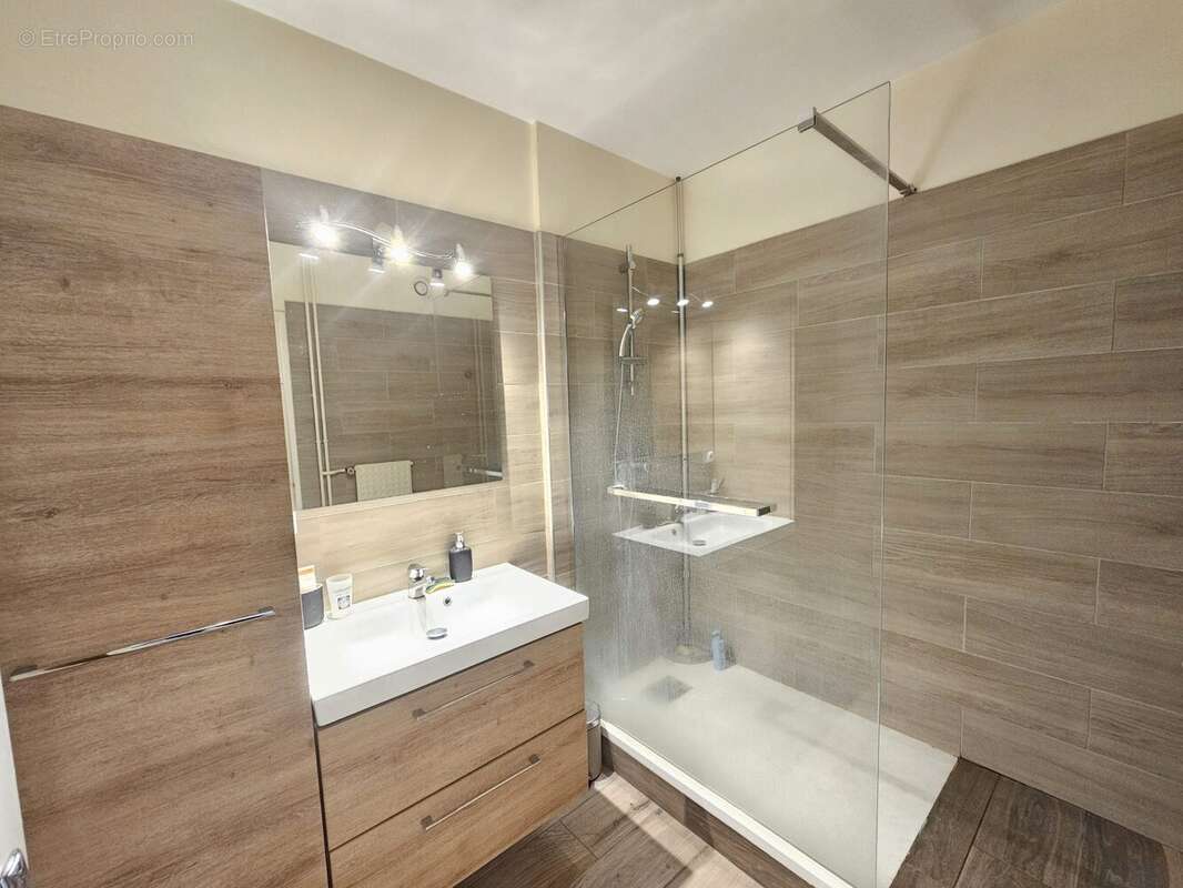 Appartement 50 m² à Saint-Etienne  - photo 6