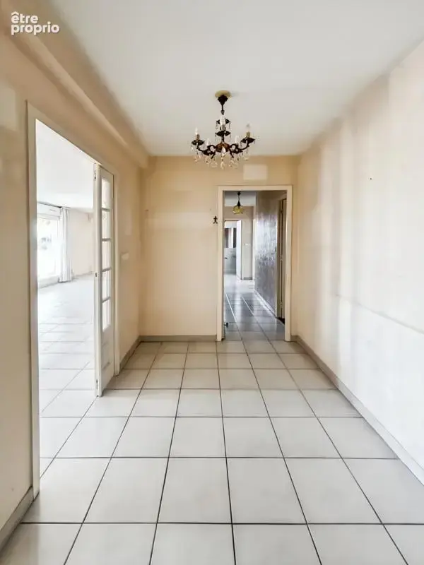 126 m² au dernier étage – Un appartement à réinventer selon vos envies - photo 4