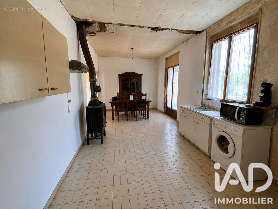 Maison 102 m² à Clastres  - photo 5