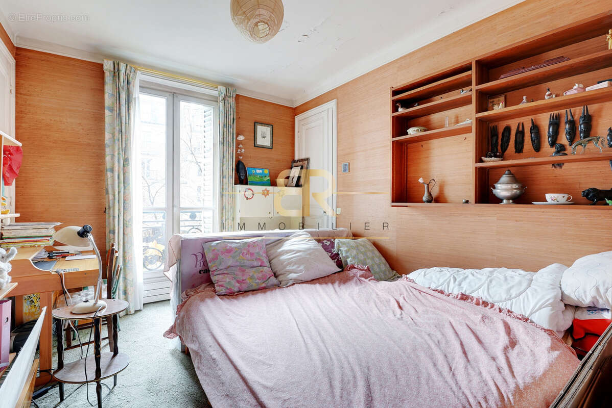 Appartement à PARIS-10E