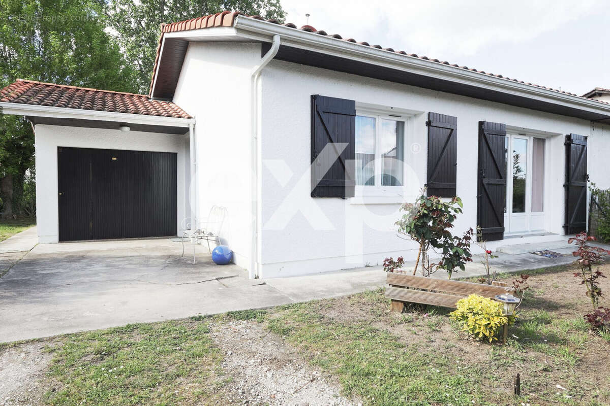 Maison 56 m² à Saint-Pierre-Du-Mont  - photo 2