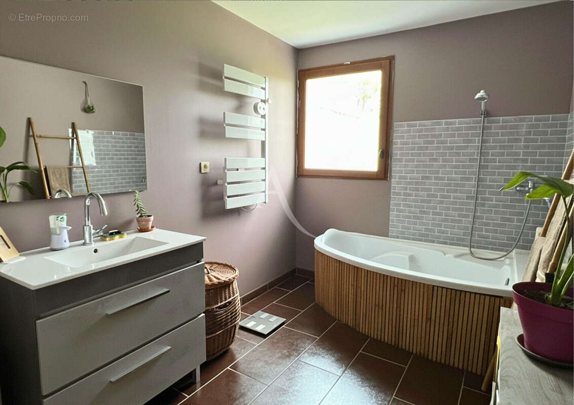 Maison à SAINT-URBAIN