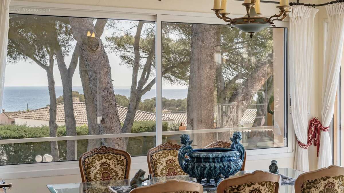 Maison à LES ISSAMBRES