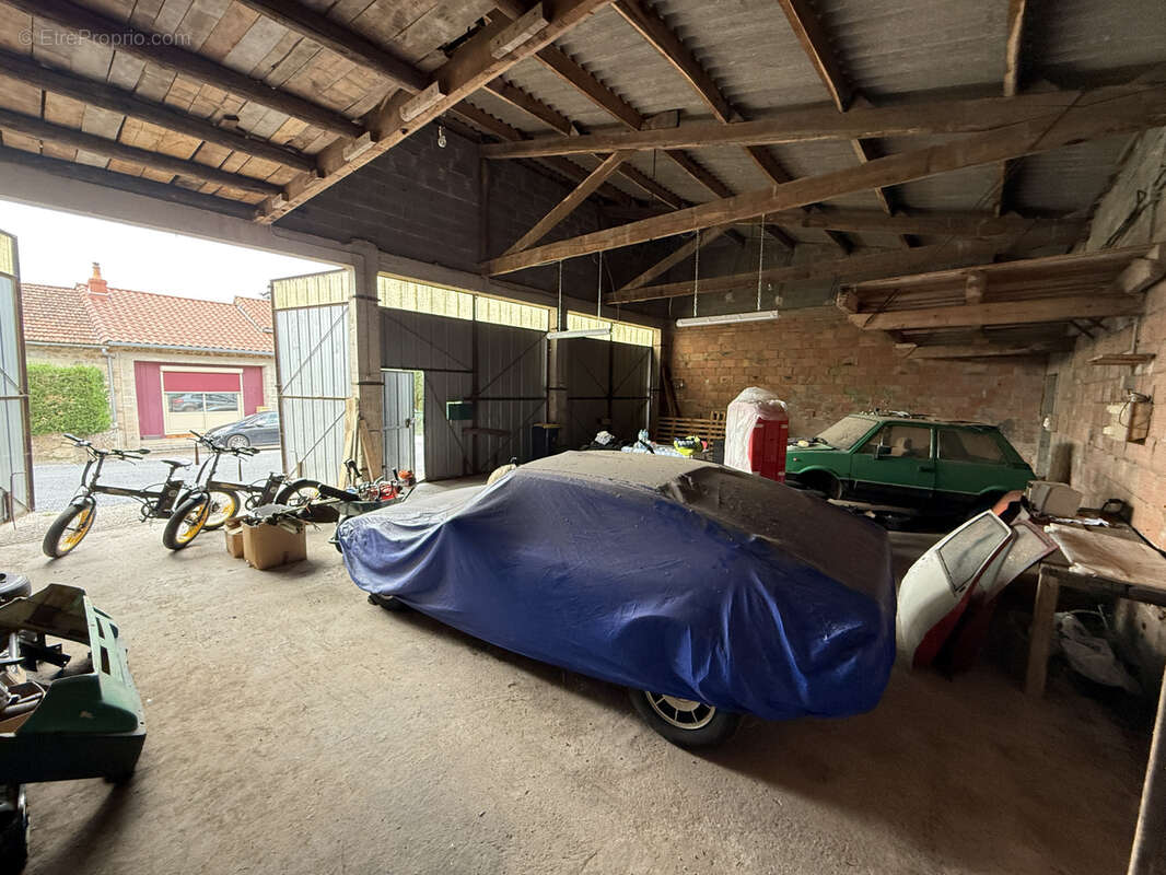 Vente dépôt avec hangar et terrain constructible Saint Affrique - photo 13