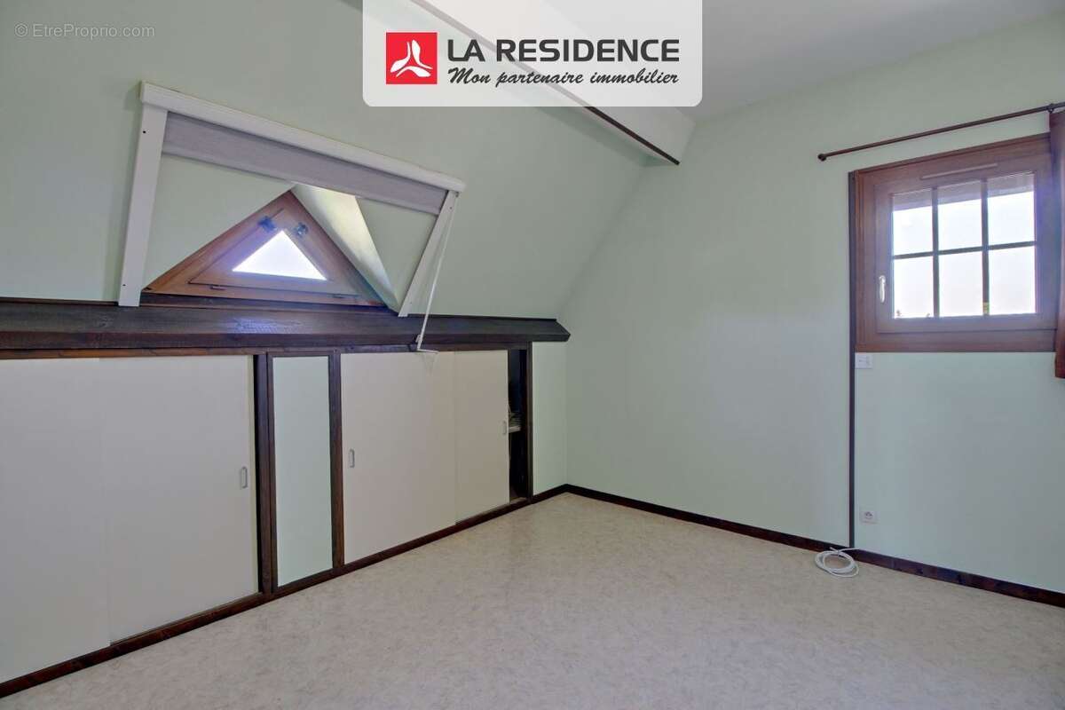 Maison à COURCELLES-SUR-SEINE