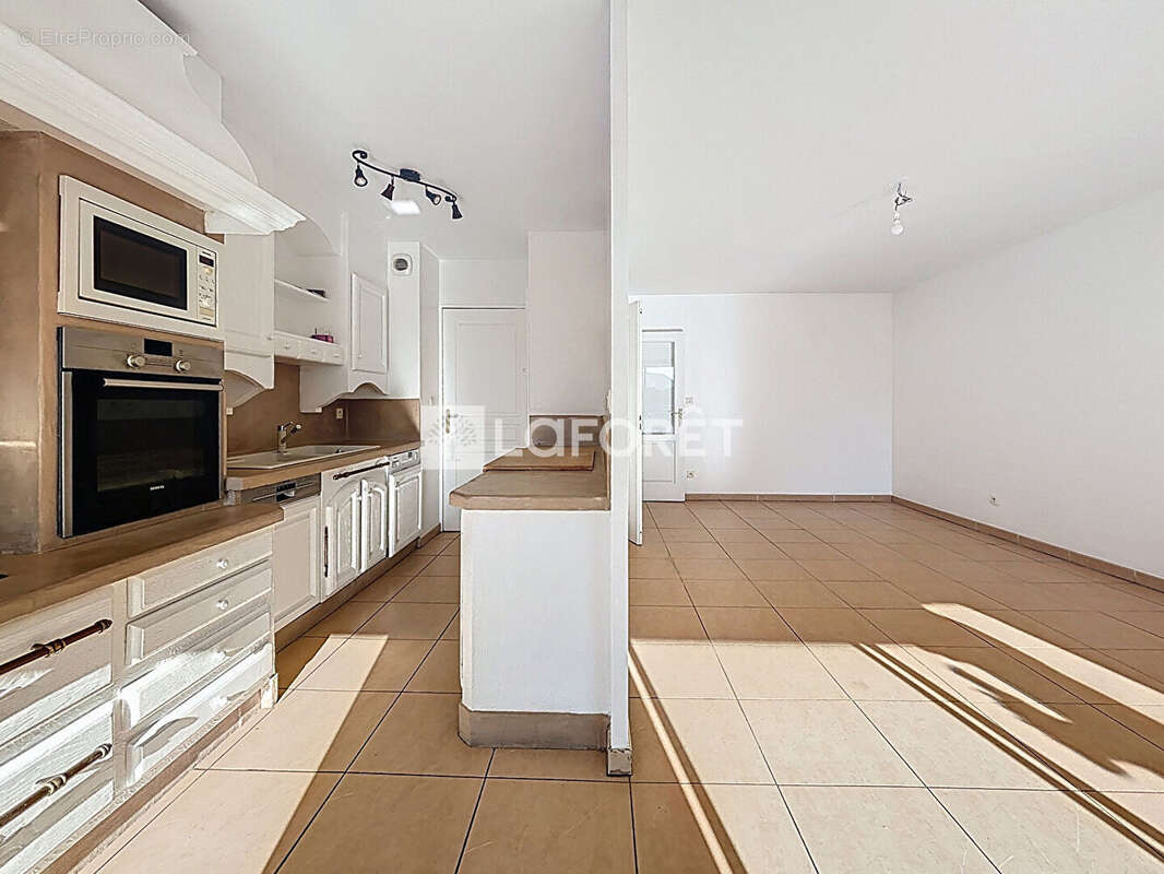 Appartement à MARSEILLE-8E