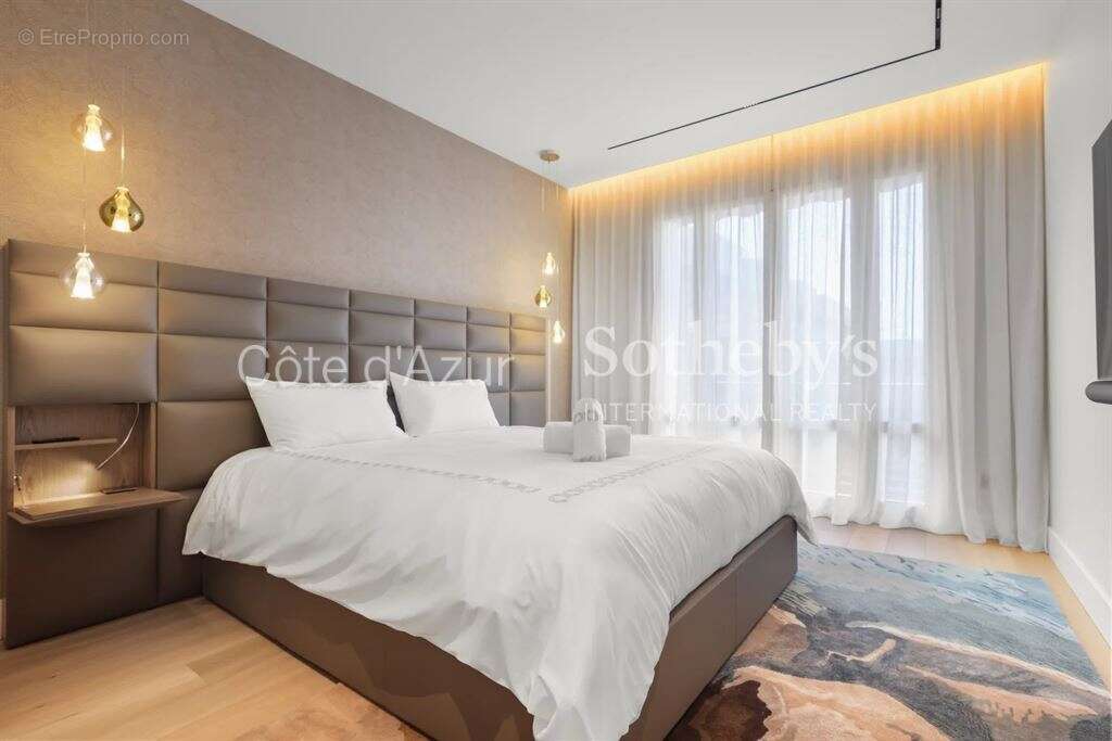 Appartement rénové de 145 m² avec trois suites et vue mer proche Croisette à Cannes - photo 6