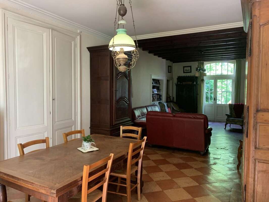 Maison mitoyenne avec 6 chambres, maison d'amis et dépendances - photo 6