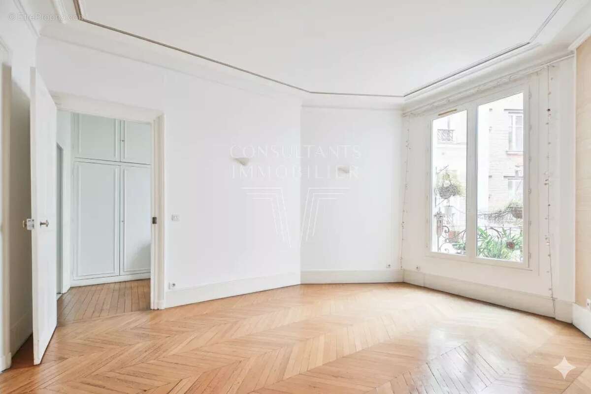 Appartement à PARIS-6E