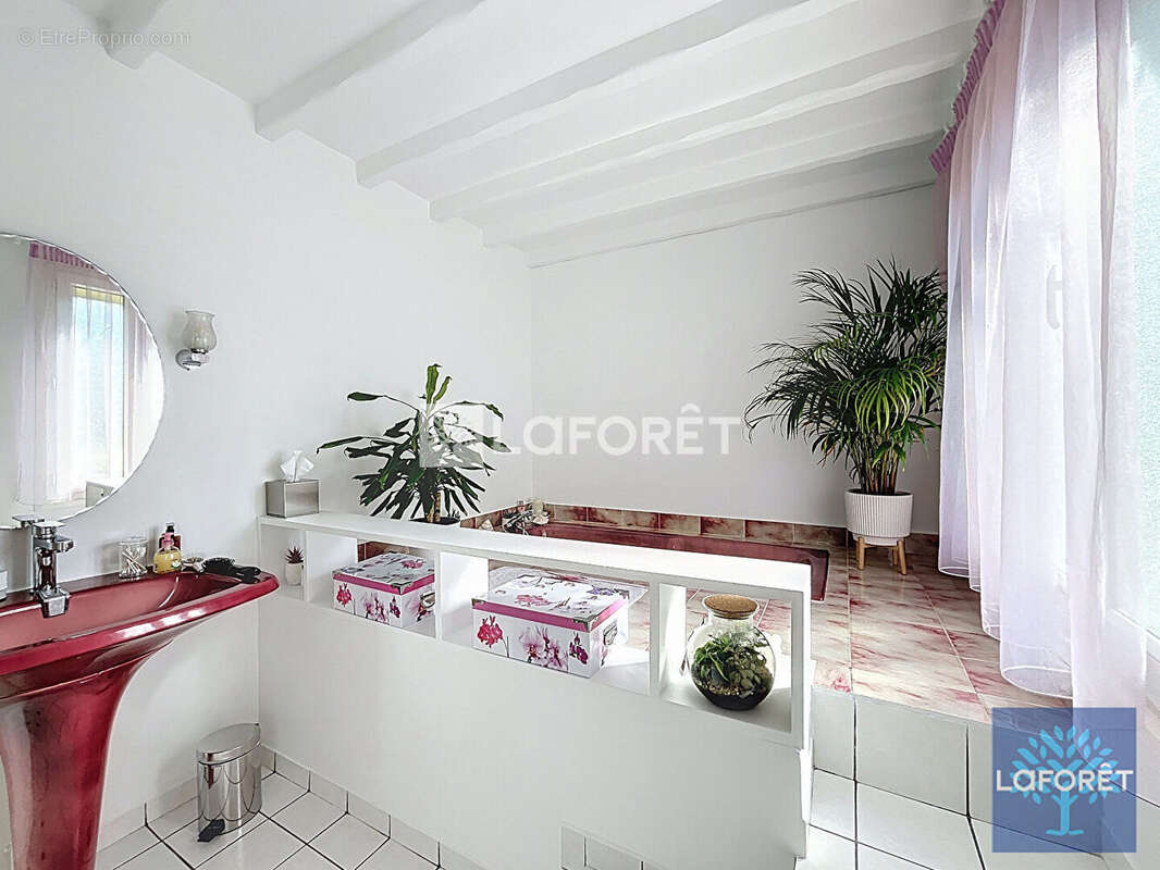 Maison à VIGNEUX-SUR-SEINE