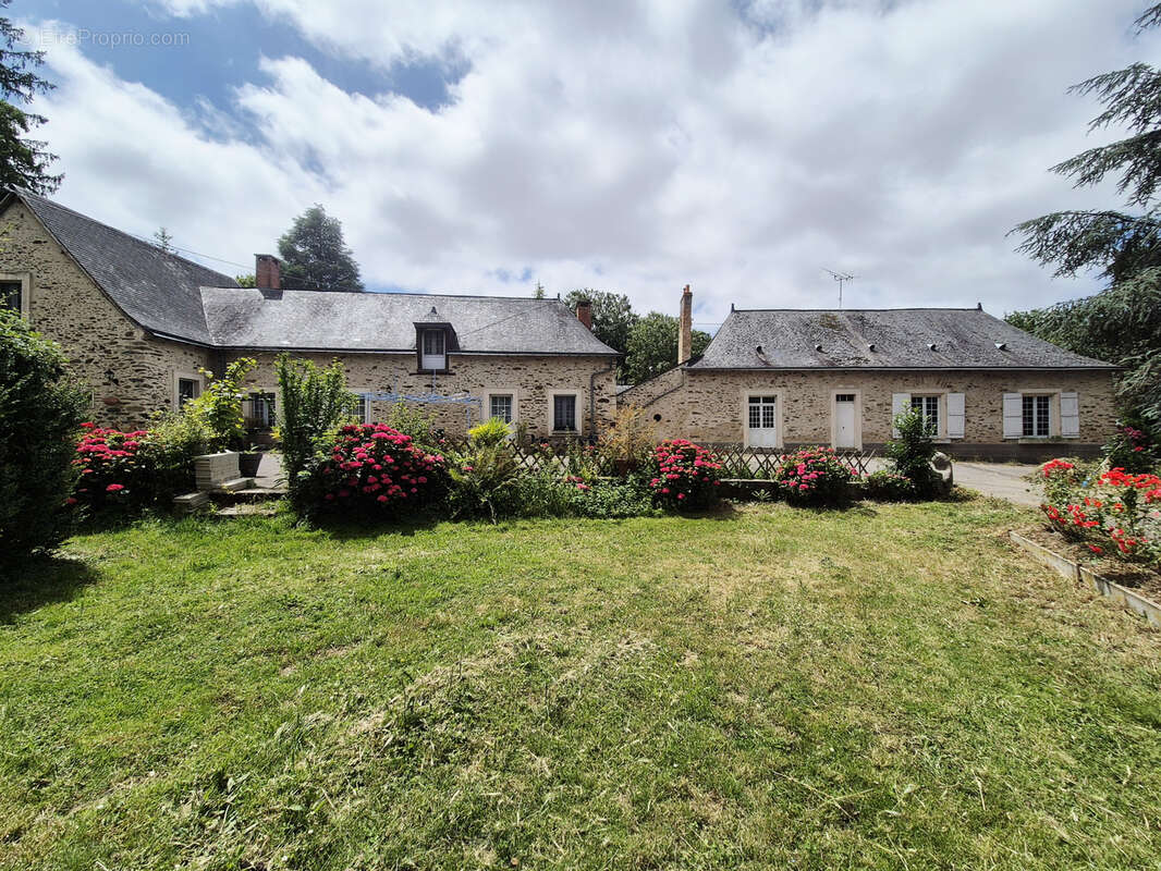 Maison à MIRE