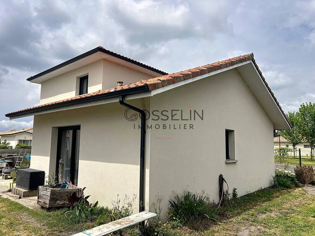 Maison à PARENTIS-EN-BORN