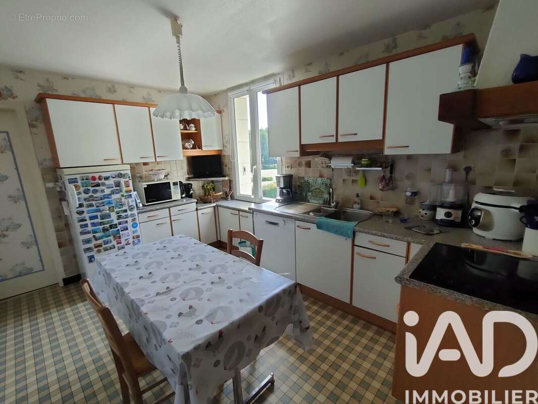 Maison 196 m² à Saint-Georges-De-La-Couee  - photo 6