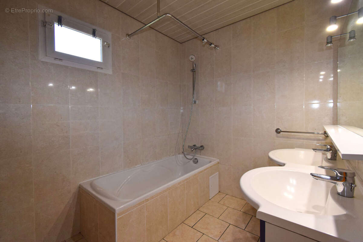 Maison à BOURG-MADAME