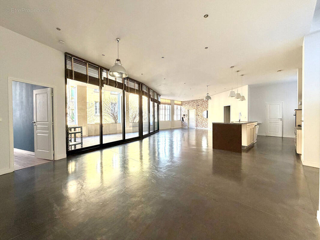 Appartement à SAINT-ETIENNE
