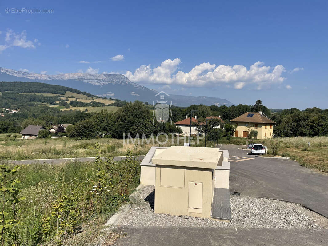 Terrain 651 m² à Jarrie  - photo 8