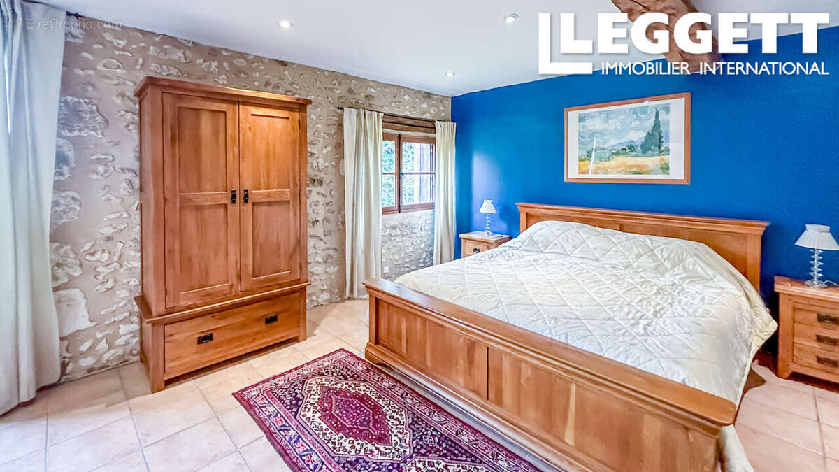 Maison à SAINT-LEON-SUR-L'ISLE