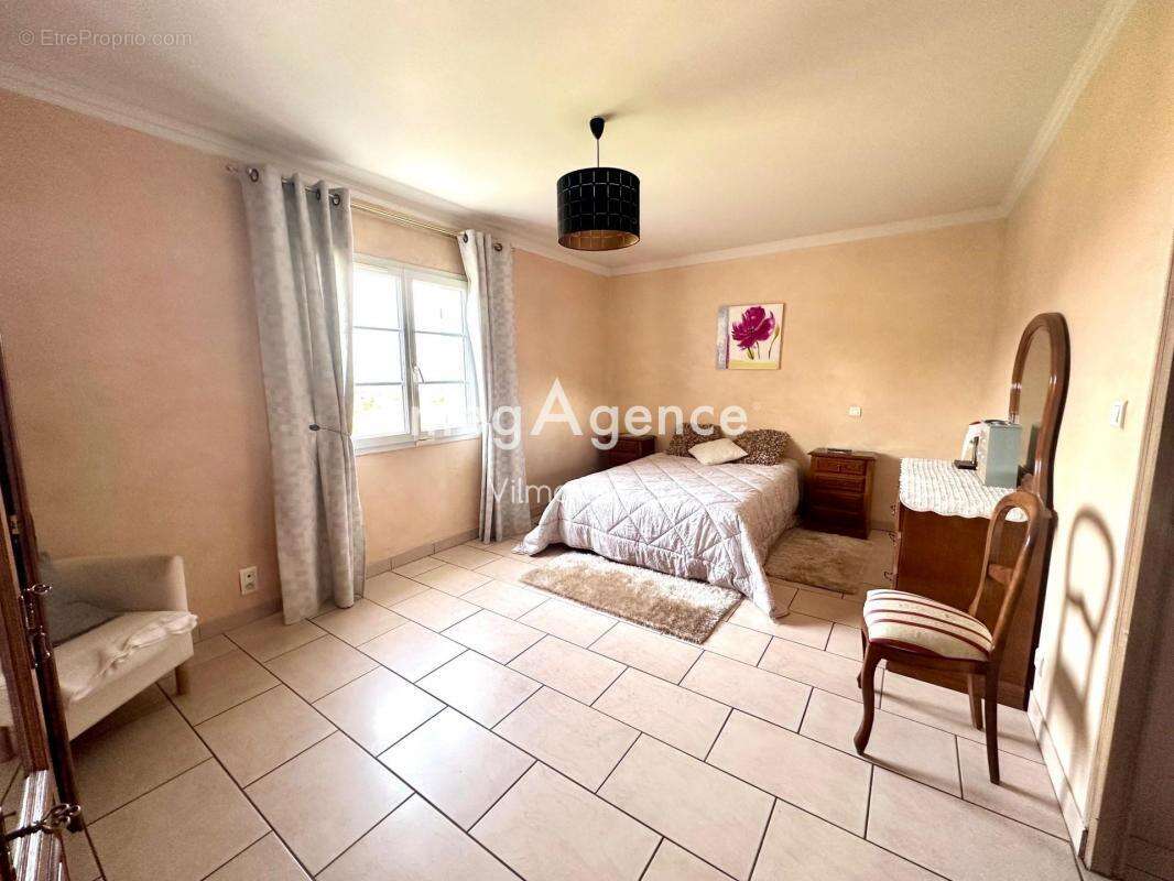 Maison à PONT-SUR-YONNE