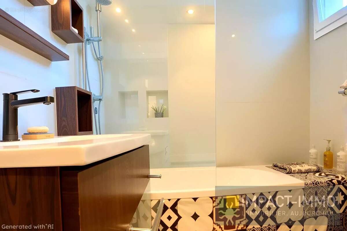 Appartement à LA GARENNE-COLOMBES