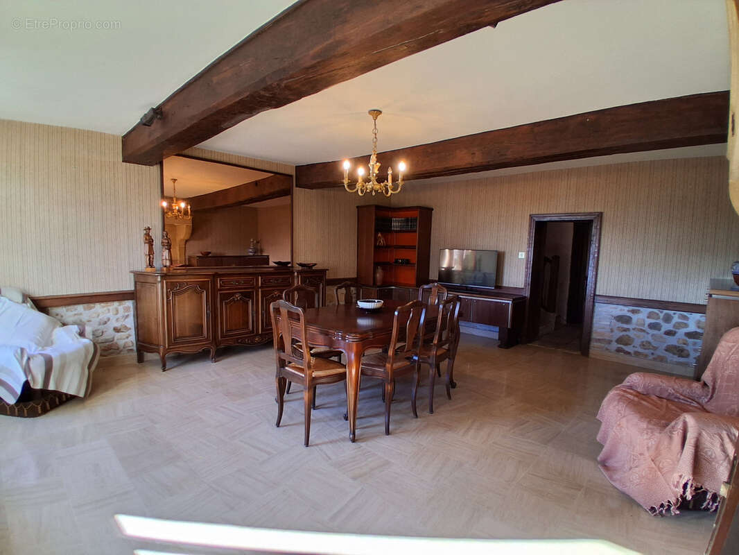 Maison à FLEURY-LA-MONTAGNE